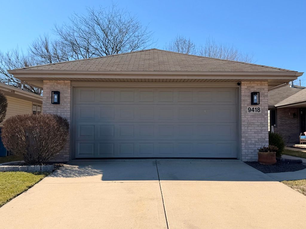 Photo of 9418 Erie Street, Highland, IN 46322 (MLS # 835116)