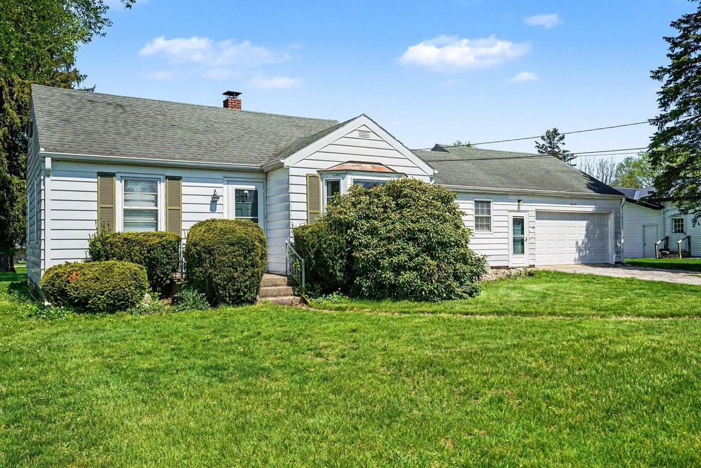 Photo of 109 W Walker Street, Rolling Prairie, IN 46371 (MLS # 838135)