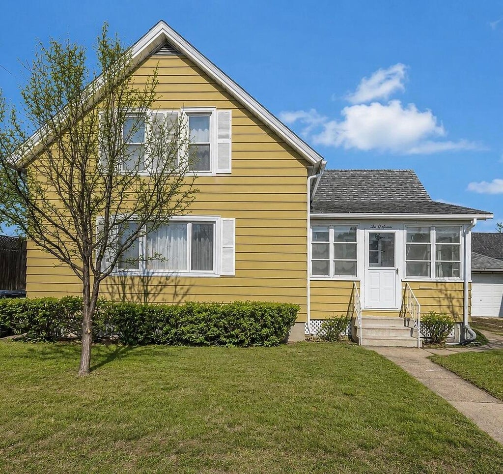 Photo of 607 W Ripley Street, Michigan City, IN 46360 (MLS # 843630)