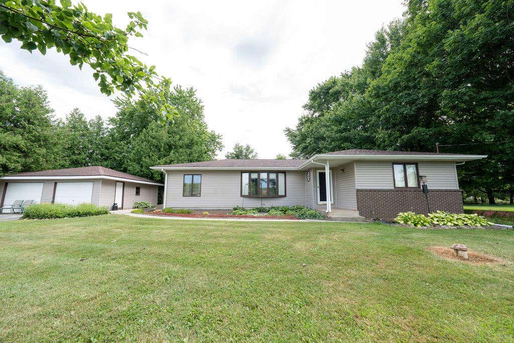 Photo of 7888 W 20 N, La Porte, IN 46350 (MLS # 843374)