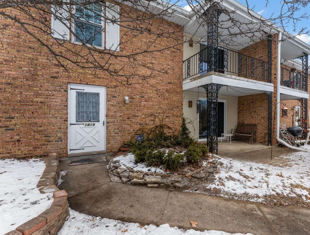 Photo of 1819 Burgundy Street, Schererville, IN 46375 (MLS # 833724)