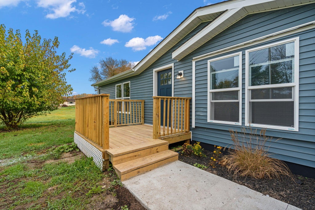 Photo of 103 N Plane Street, Rolling Prairie, IN 46371 (MLS # 847434)