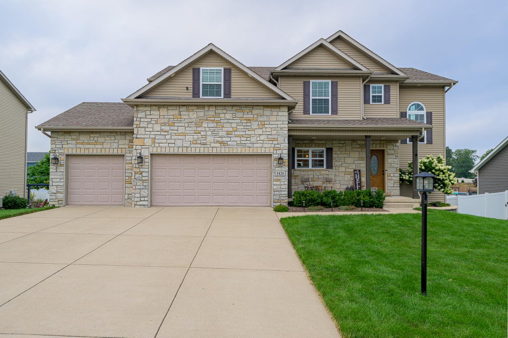 Photo of 1426 Gates Drive, Schererville, IN 46375 (MLS # 847361)
