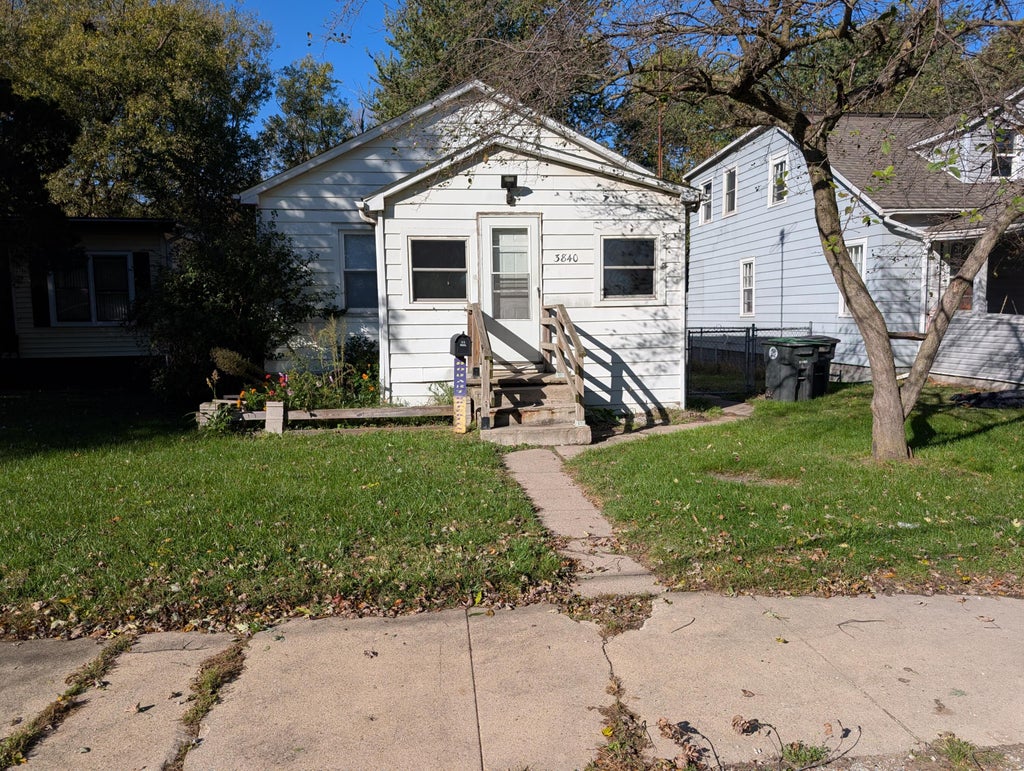 Photo of 3840 Missouri Street, Hobart, IN 46342 (MLS # 847020)