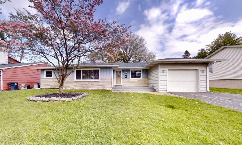 Photo of 2900 Mcafee Drive, Hobart, IN 46342 (MLS # 838268)