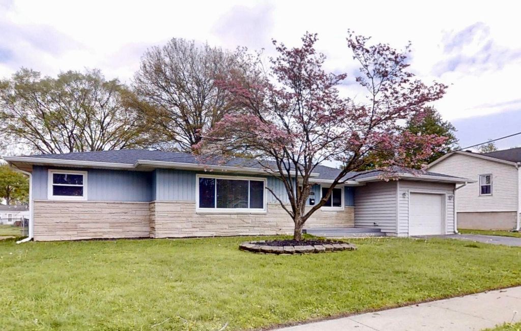 Photo of 2900 Mcafee Drive, Hobart, IN 46342 (MLS # 838268)