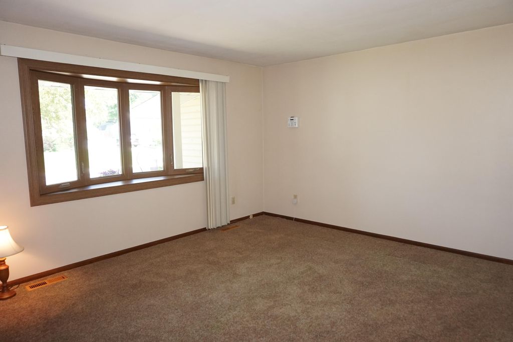 Photo of 784 Governor Road, Valparaiso, IN 46385 (MLS # 842275)