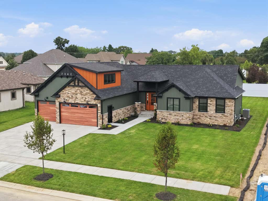 Photo of 7342 Brookhaven Drive, Crown Point, IN 46307 (MLS # 843267)