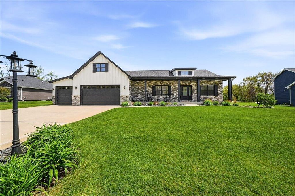 Photo of 13611 Muir Street, Cedar Lake, IN 46303 (MLS # 838429)