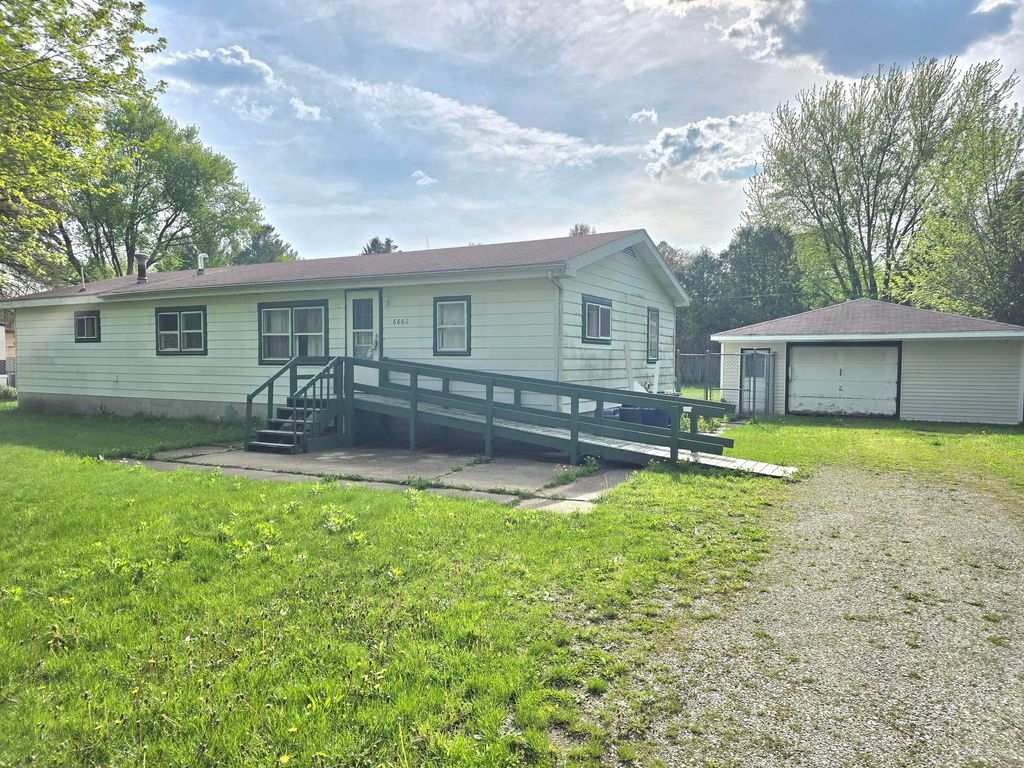 Photo of 6862 NE Suburban Drive, Michigan City, IN 46360 (MLS # 839912)