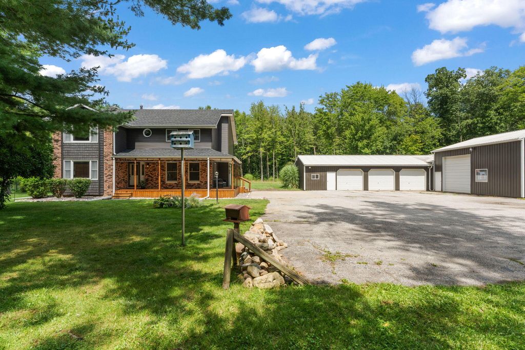 Photo of 249 W 700 N, Valparaiso, IN 46385 (MLS # 826650)