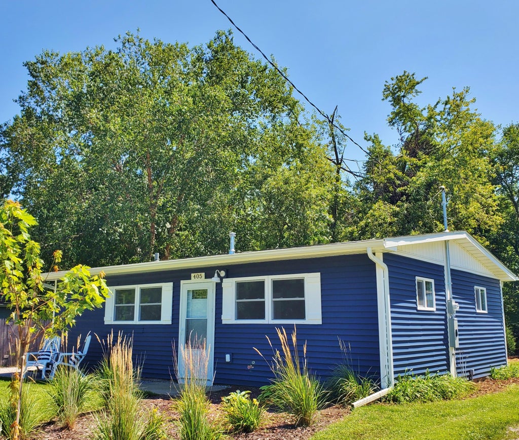 Photo of 405 Strongbow Trail, Porter, IN 46304 (MLS # 844272)