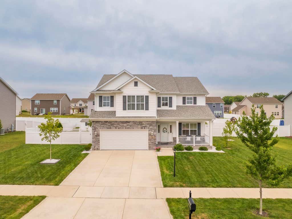 Photo of 11163 Fayette Street, Winfield, IN 46307 (MLS # 843264)