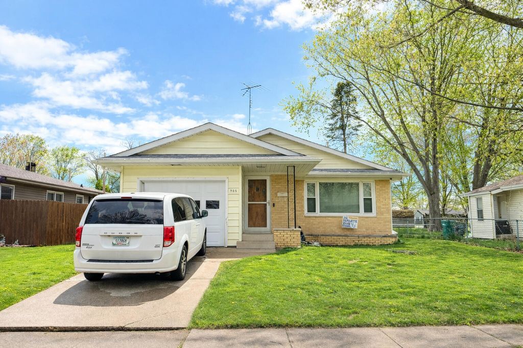 Photo of 905 Plain Street, La Porte, IN 46350 (MLS # 837433)