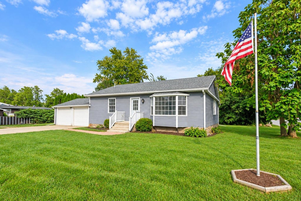 Photo of 6916 W 129th Avenue, Cedar Lake, IN 46303 (MLS # 847497)