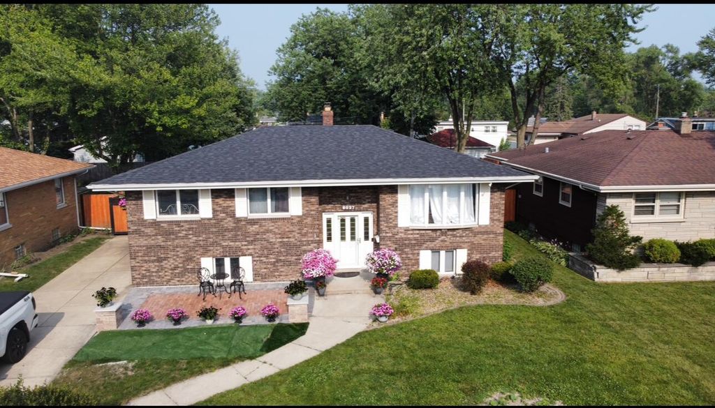 Photo of 8027 Kooy Drive, Munster, IN 46321 (MLS # 831977)