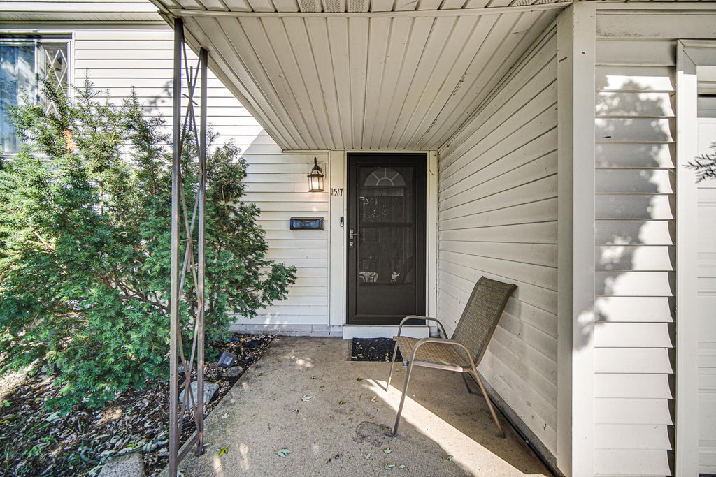 Photo of 1517 Rhode Island Street, Gary, IN 46407 (MLS # 846505)