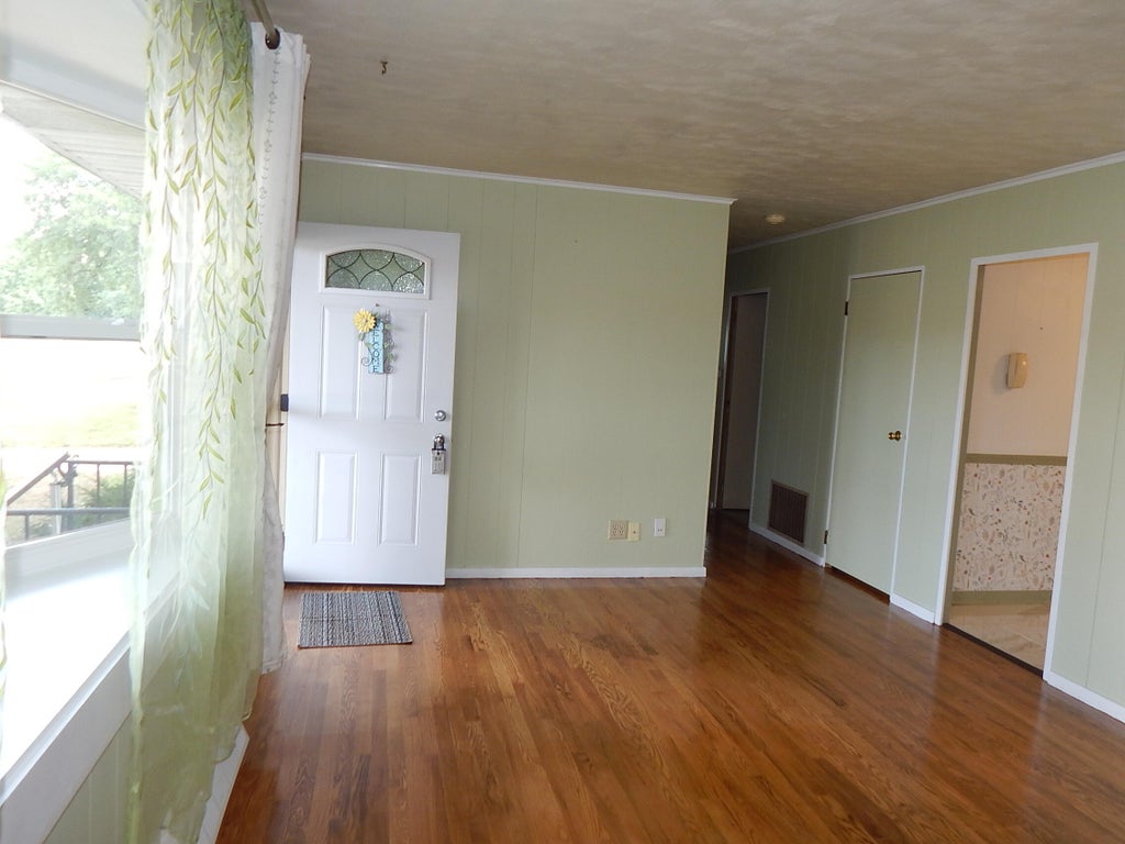Photo of 1009 W Coolspring Avenue, Michigan City, IN 46360 (MLS # 845270)