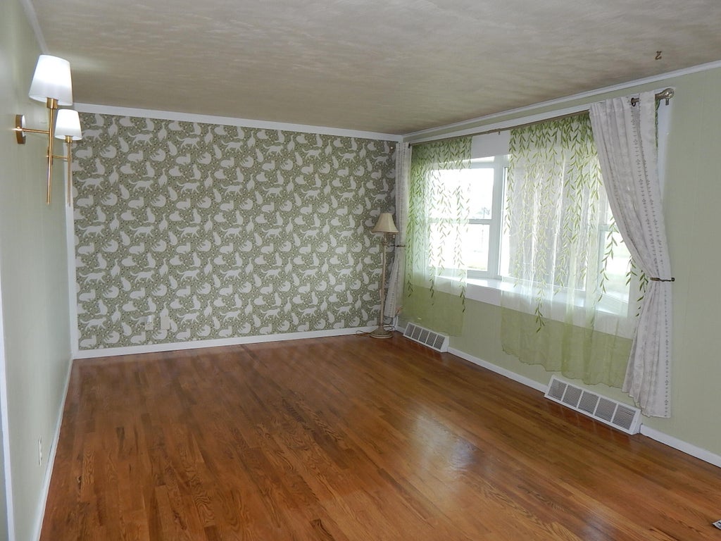 Photo of 1009 W Coolspring Avenue, Michigan City, IN 46360 (MLS # 845270)