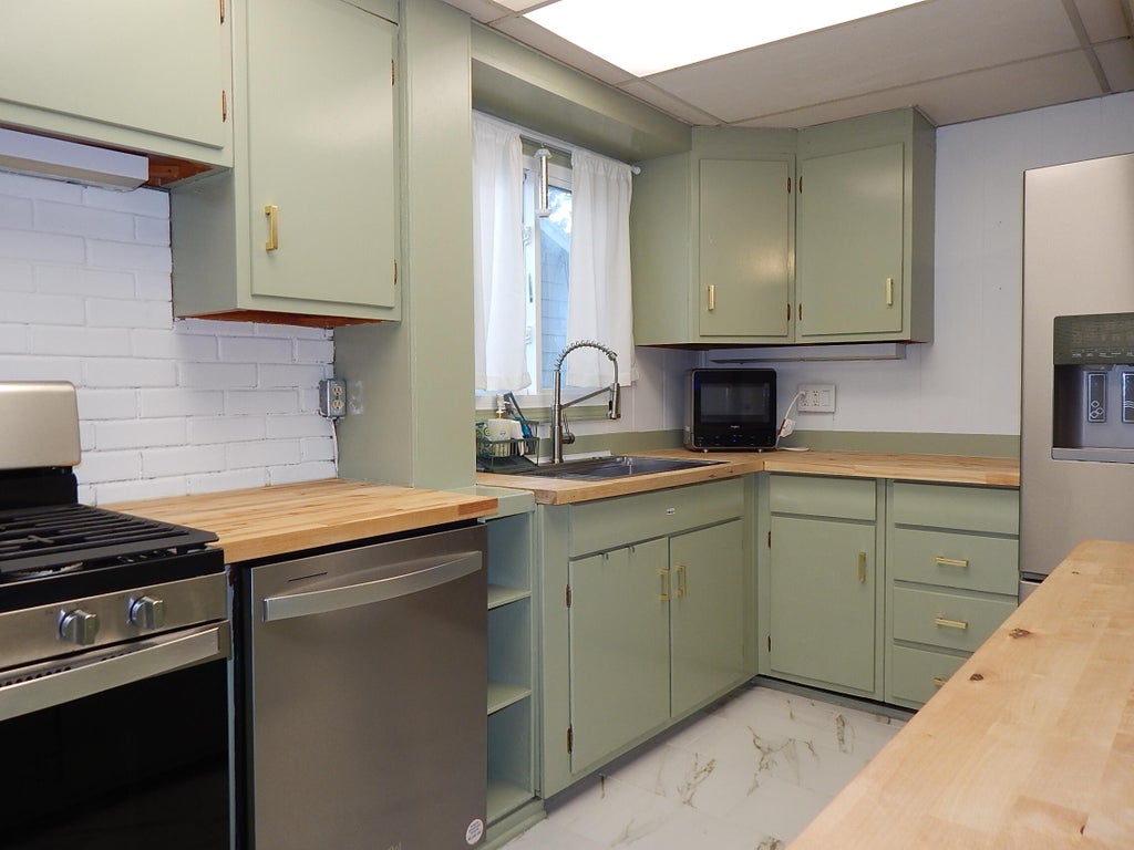 Photo of 1009 W Coolspring Avenue, Michigan City, IN 46360 (MLS # 845270)