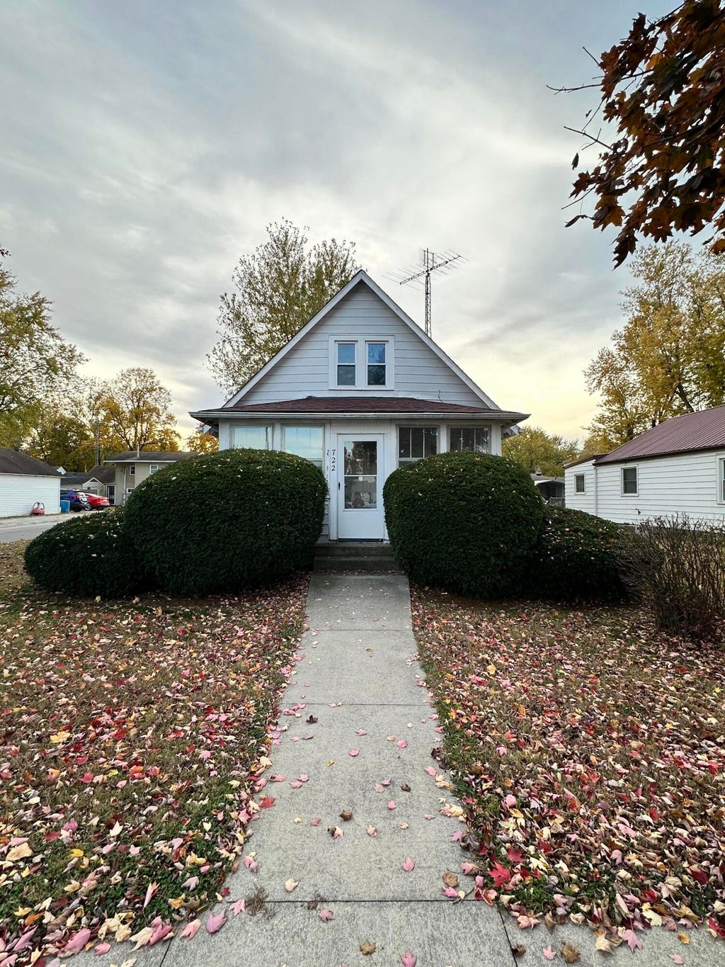 Photo of 722 S Market Street, Winamac, IN 46996 (MLS # 831126)
