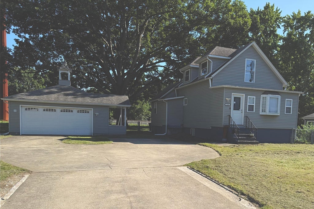 Photo of 2101 Greenwood Avenue, Michigan City, IN 46360 (MLS # 842992)