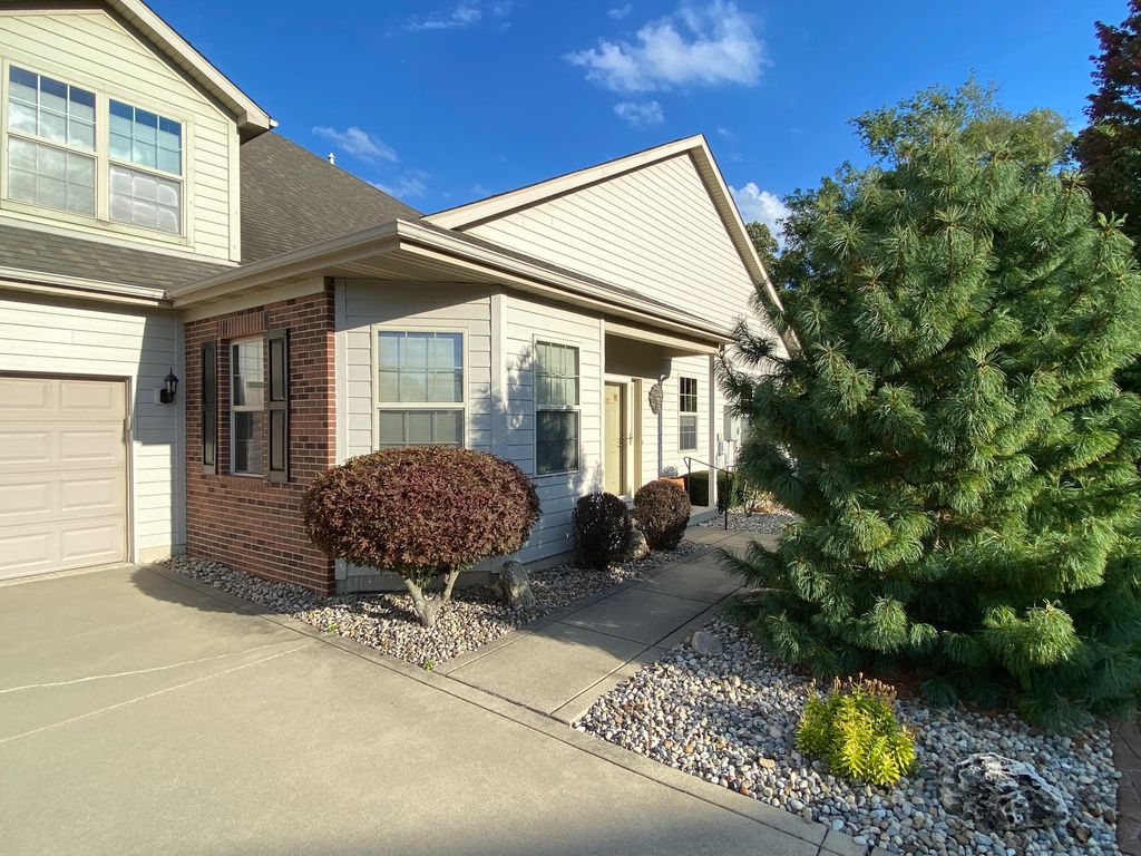Photo of 2804 Beauty Creek Run, Valparaiso, IN 46385 (MLS # 829371)