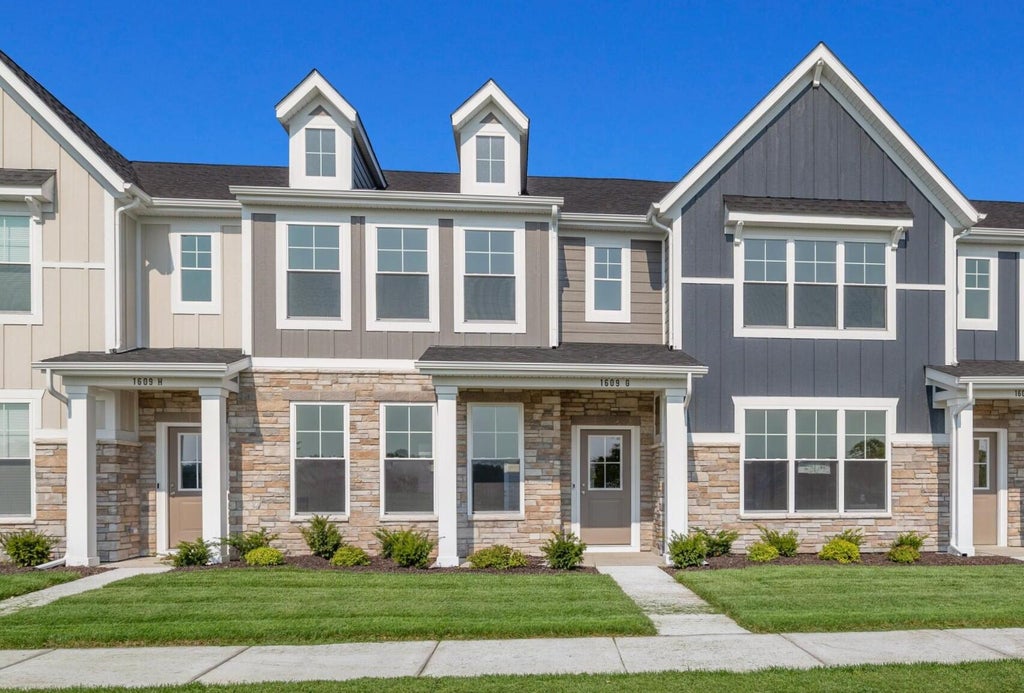 Photo of 1609 Parkside Lane #G, Dyer, IN 46311 (MLS # 844459)