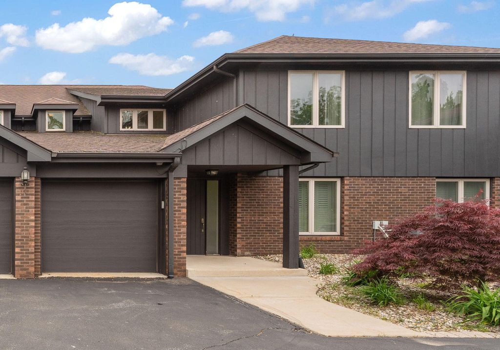 Photo of 2549 N Lakeshore Drive, Crown Point, IN 46307 (MLS # 839086)