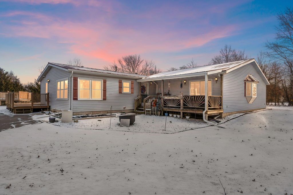 Photo of 5815 N Us Highway 231, Rensselaer, IN 47978 (MLS # 833056)