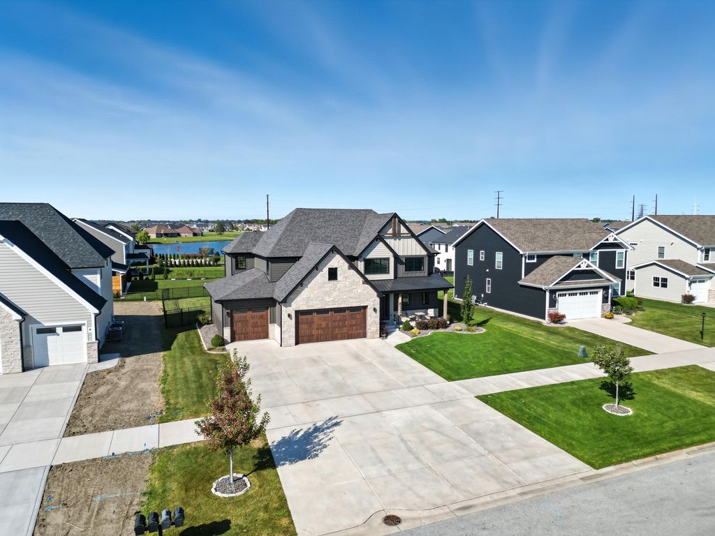 Photo of 8334 W 105th Avenue, Saint John, IN 46373 (MLS # 836414)