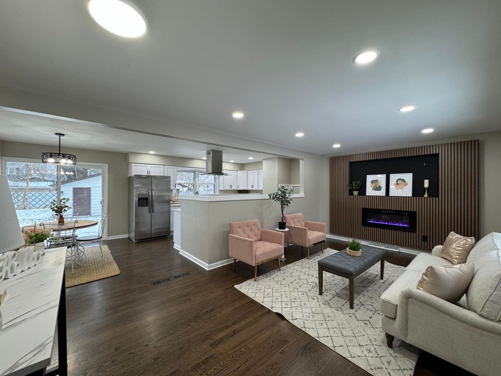 Photo of 1608 Tulip Lane, Munster, IN 46321 (MLS # 832983)