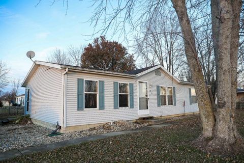 Manufactured Home in Medaryville IN 214 Prevo Street.jpg