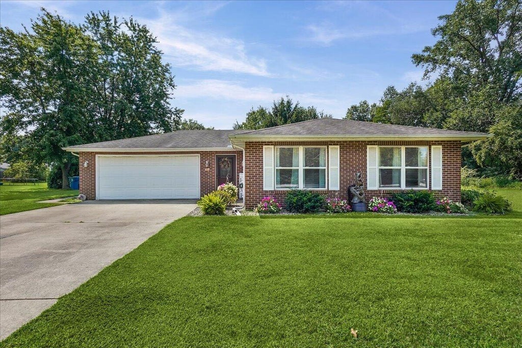 Photo of 617 6th Avenue NW, DeMotte, IN 46310 (MLS # 843681)