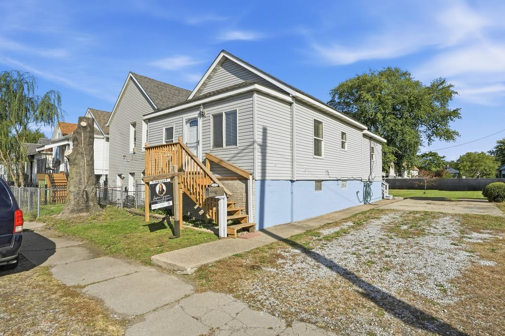Photo of 4337 State Line Avenue, Hammond, IN 46327 (MLS # 829959)