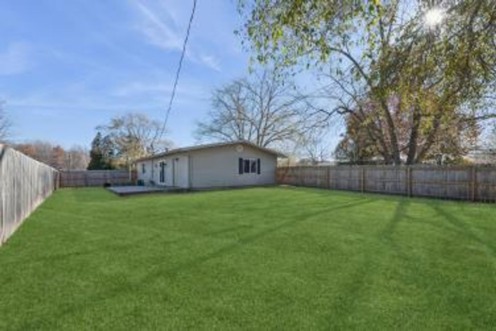 Photo of 317 Midway Drive, Valparaiso, IN 46385 (MLS # 831035)