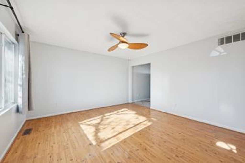 Photo of 317 Midway Drive, Valparaiso, IN 46385 (MLS # 831035)