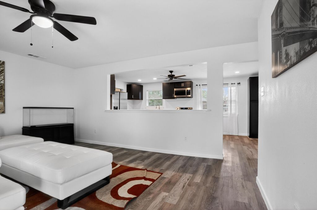 Photo of 2539 Martha St, Highland, IN 46322 (MLS # 835098)