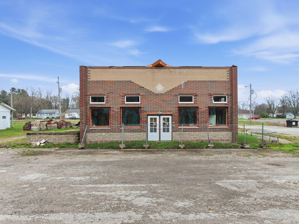 Photo of 1605 N Park, La Porte, IN 46350 (MLS # 836941)