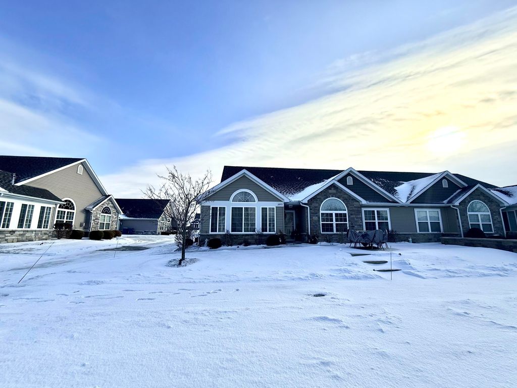Photo of 10971 Elkhart Place, Crown Point, IN 46307 (MLS # 833119)