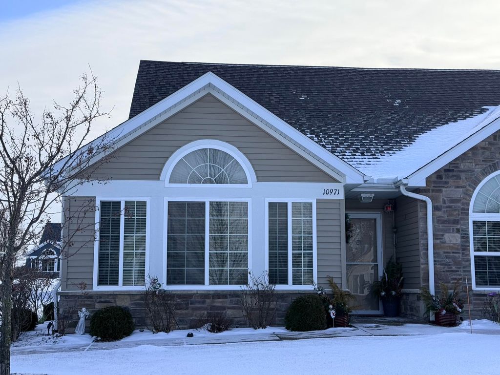 Photo of 10971 Elkhart Place, Crown Point, IN 46307 (MLS # 833119)