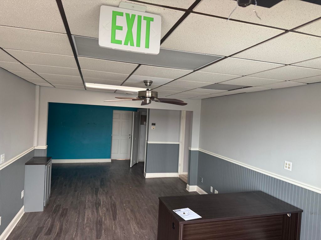 Photo of 821 W Glen Park Avenue, Griffith, IN 46319 (MLS # 833461)