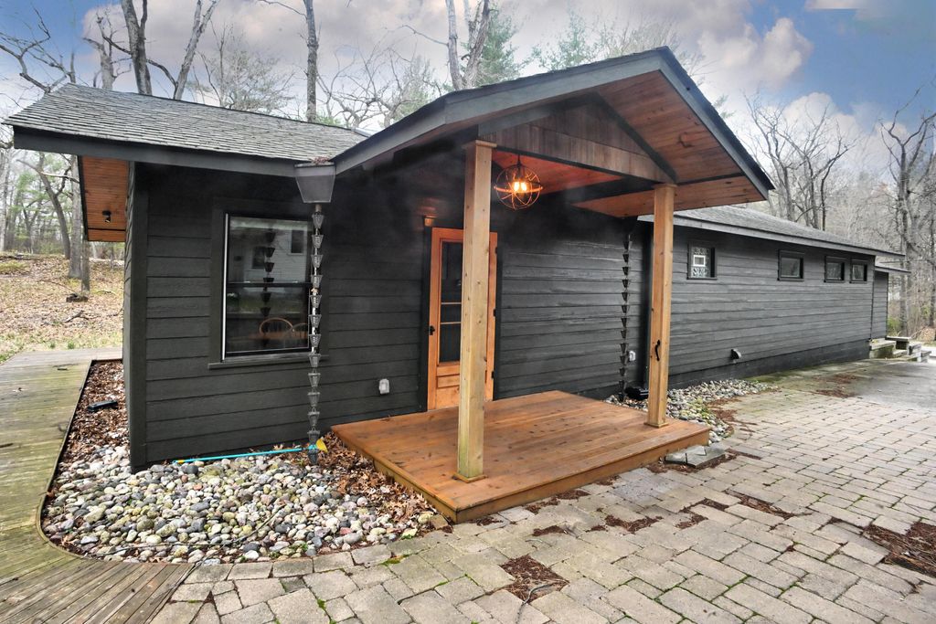 Photo of 37 S Lake Shore County Road, Beverly Shores, IN 46301 (MLS # 837055)