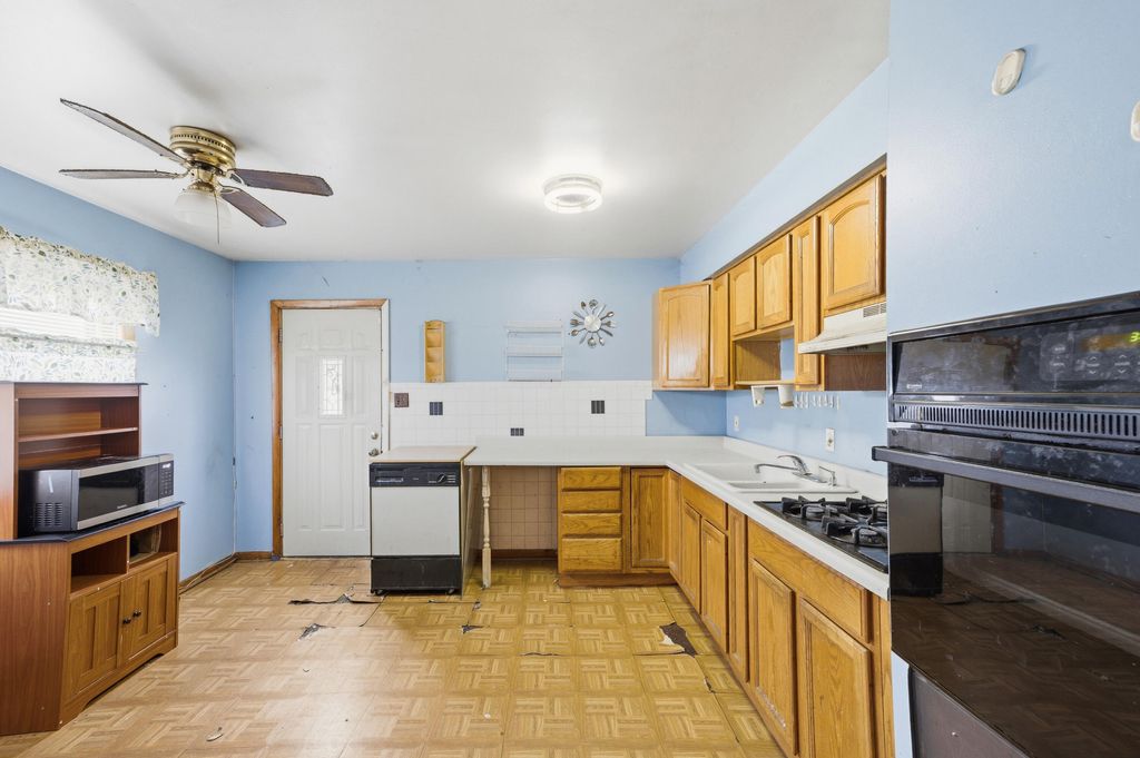 Photo of 2332 W 21st Avenue, Gary, IN 46404 (MLS # 835705)