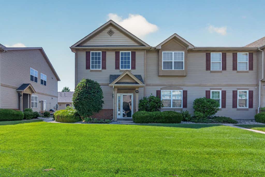 Photo of 1228 Primrose Lane, Schererville, IN 46375 (MLS # 842259)