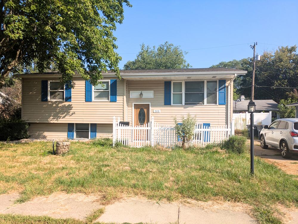 Photo of 209 Roberta Avenue, Michigan City, IN 46360 (MLS # 845441)
