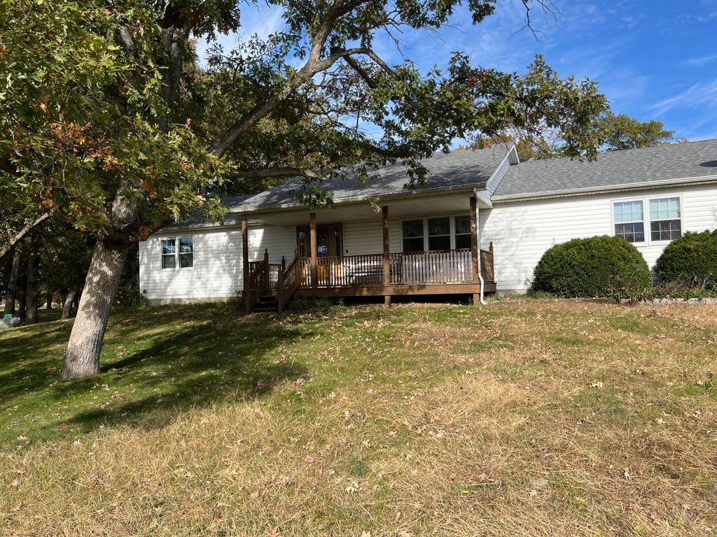 Photo of 9027 N 100 E, Lake Village, IN 46349 (MLS # 831866)