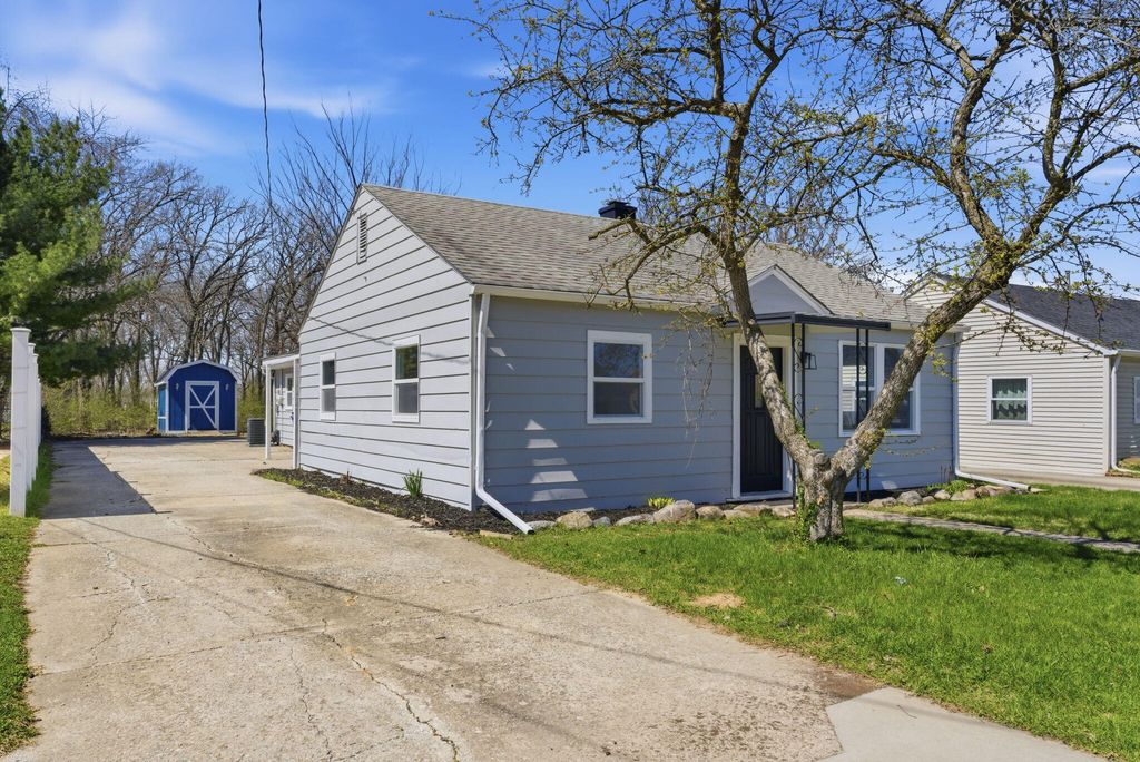 Photo of 207 Harrington Avenue, Crown Point, IN 46307 (MLS # 838861)