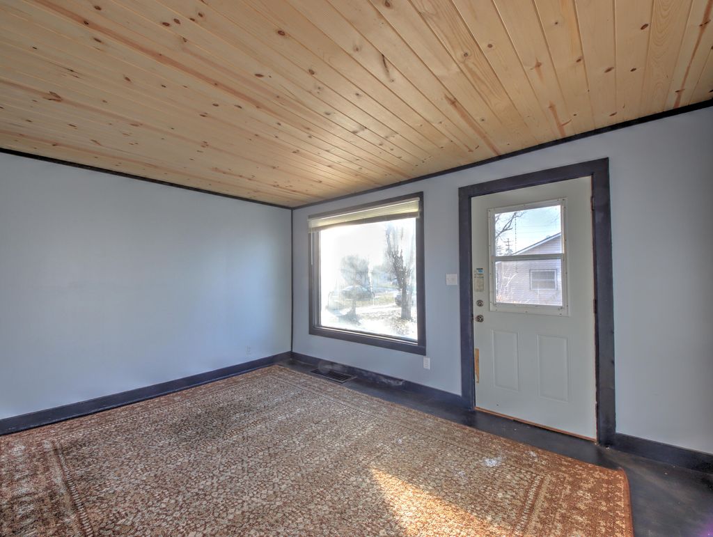 Photo of 826 Kingsporte Avenue, La Porte, IN 46350 (MLS # 832071)