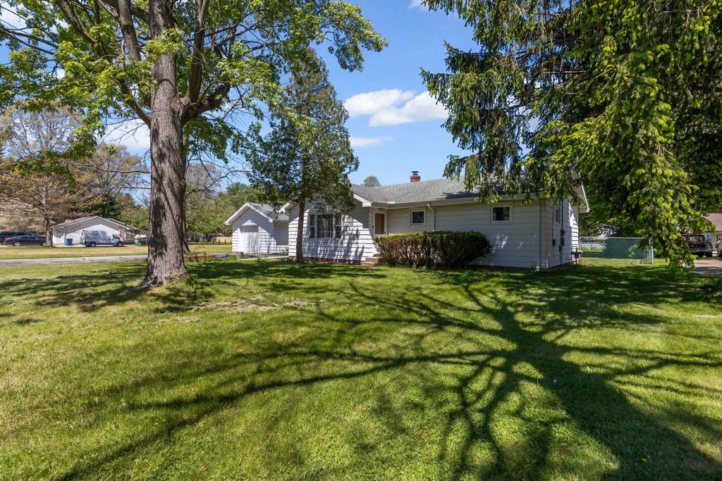 Photo of 7145 Pippin Drive, Michigan City, IN 46360 (MLS # 839073)